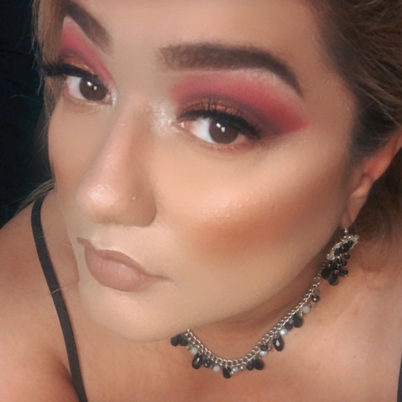 Meet your Posher, Jennifer - Picture 2 of 2